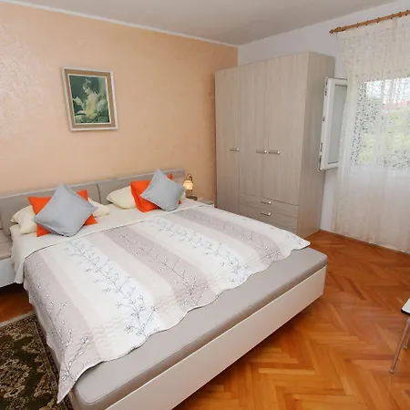 Apartment Mediterranes Nur 15 Minuten Zum Zentrum In Ruhiger Wohngegend *