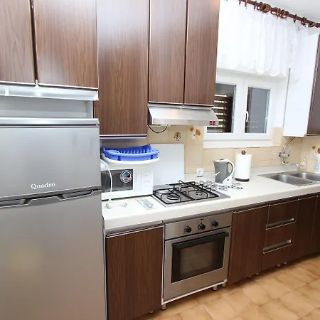 Mediterranes Nur 15 Minuten Zum Zentrum In Ruhiger Wohngegend Apartment