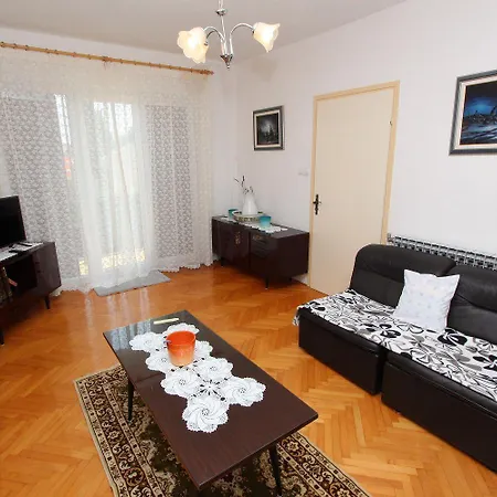아파트 Mediterranes Nur 15 Minuten Zum Zentrum In Ruhiger Wohngegend *